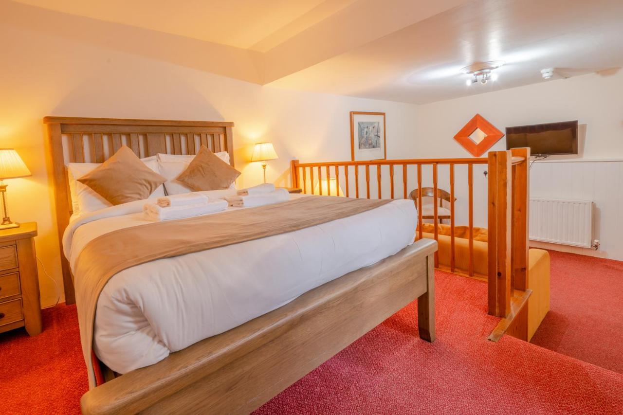 Crown Hotel Cotswold 블로클리 외부 사진