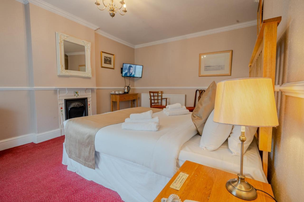 Crown Hotel Cotswold 블로클리 외부 사진