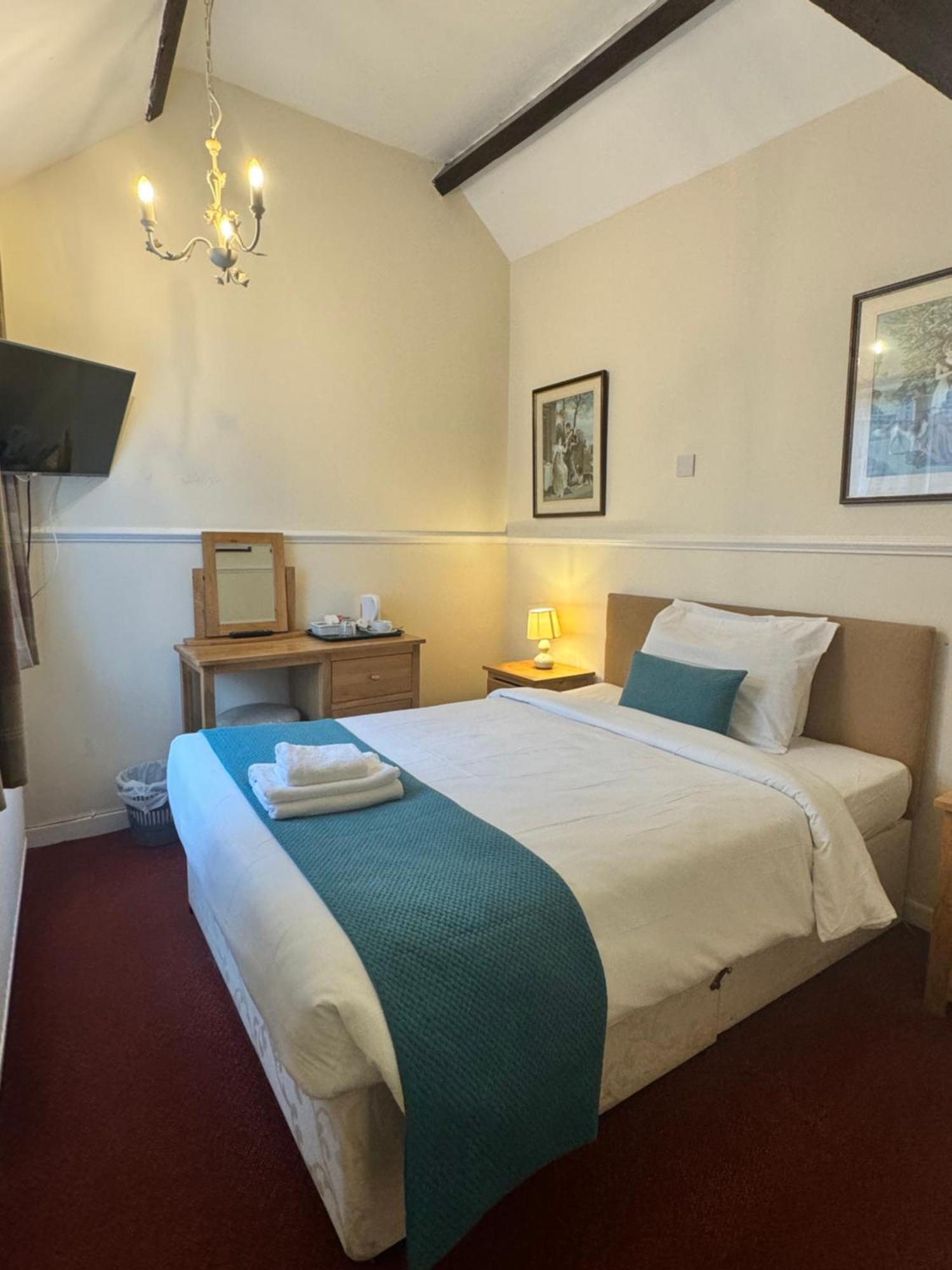 Crown Hotel Cotswold 블로클리 외부 사진