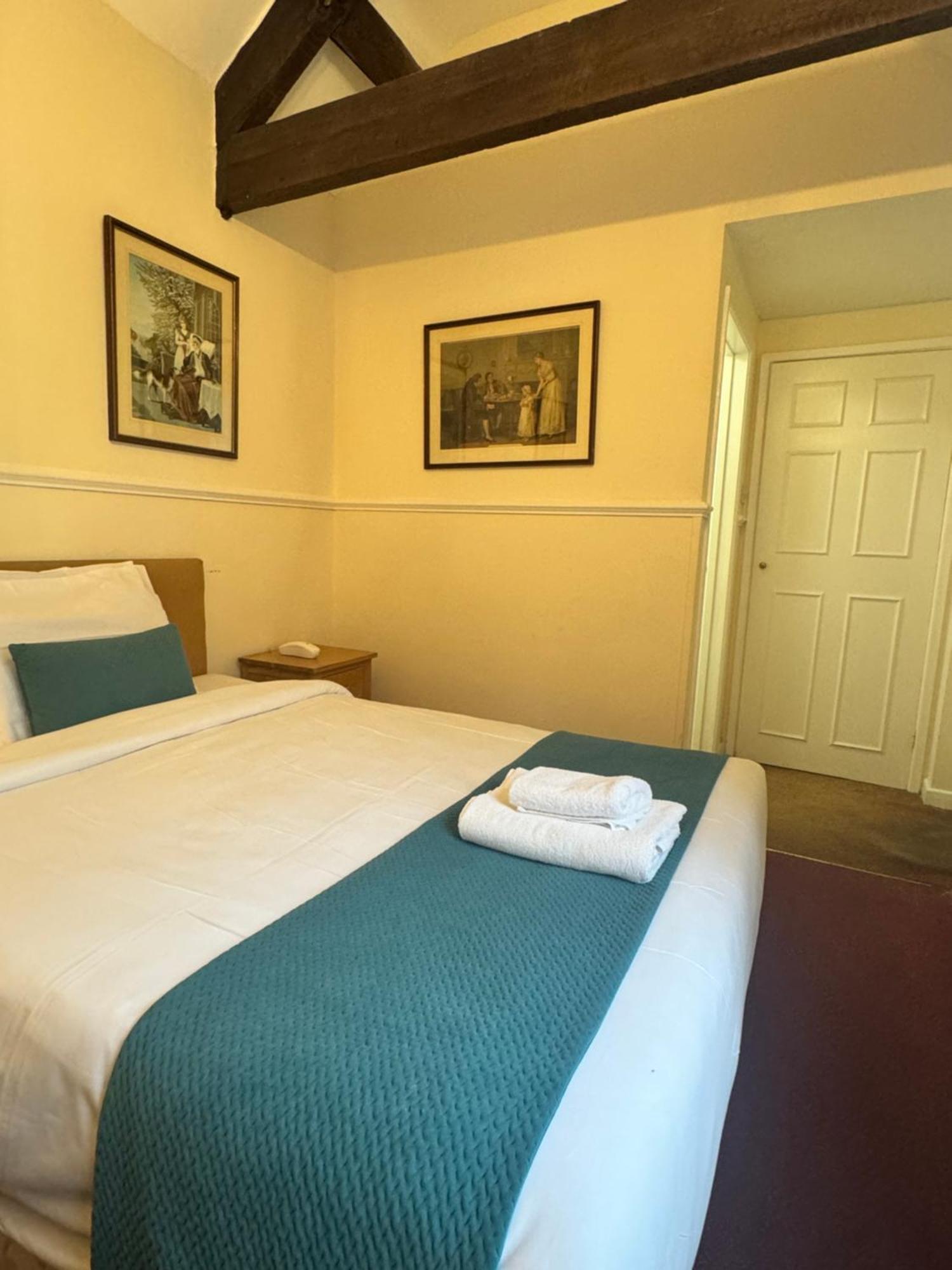 Crown Hotel Cotswold 블로클리 외부 사진
