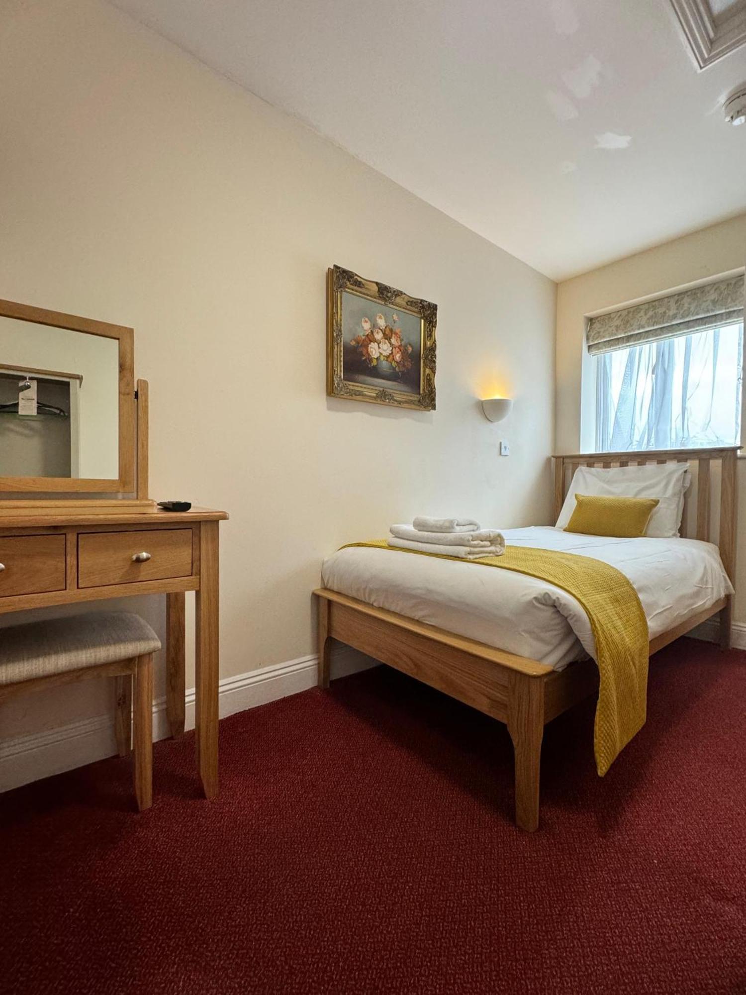 Crown Hotel Cotswold 블로클리 외부 사진