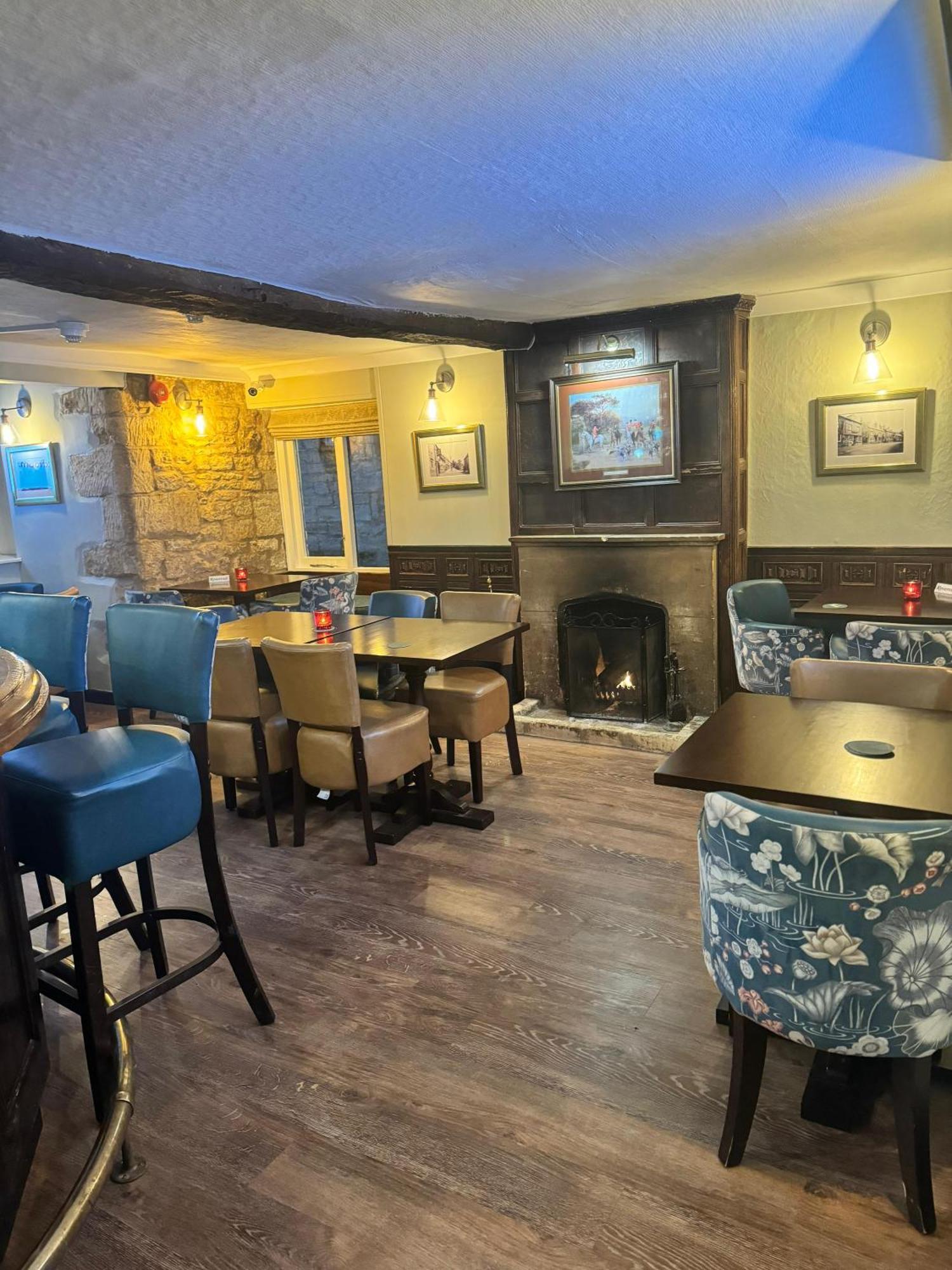 Crown Hotel Cotswold 블로클리 외부 사진