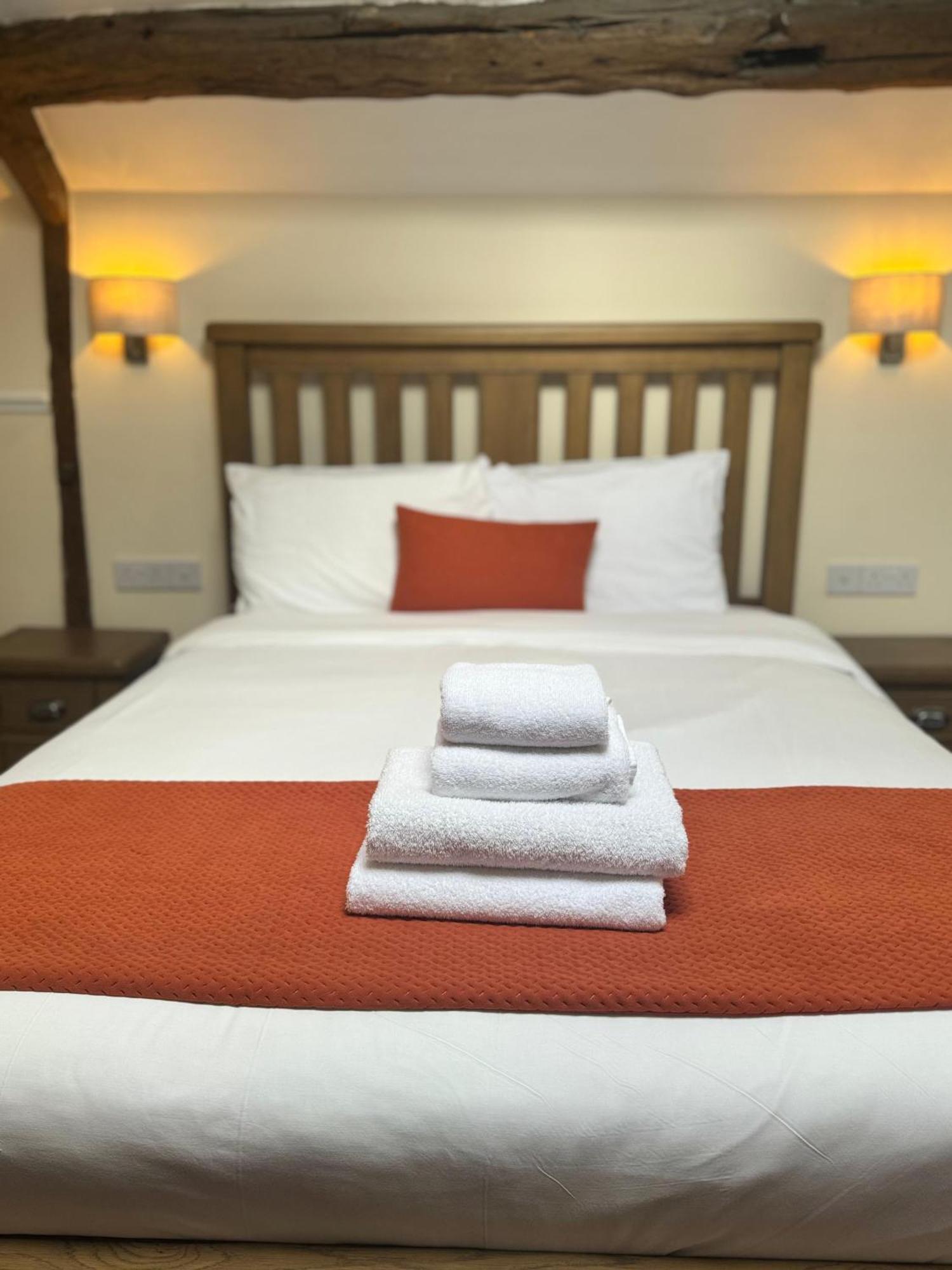 Crown Hotel Cotswold 블로클리 외부 사진